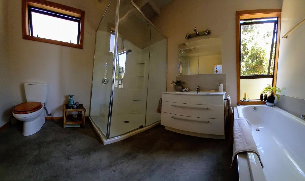 Birds Eyes Te Awanga Bed and Breakfast Exteriör bild